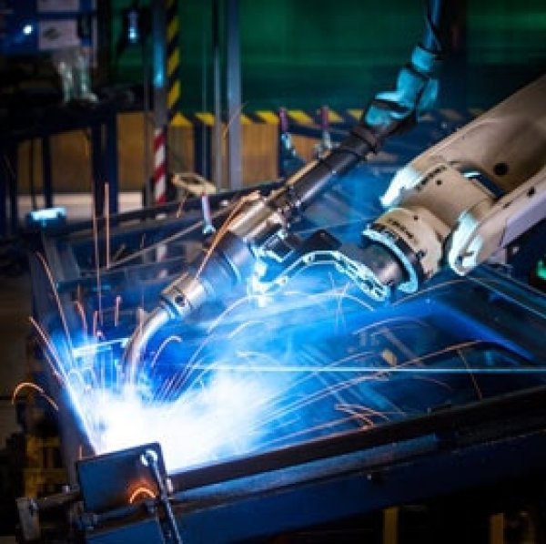 O CONNECTPROPLUS é um sistema de automação industrial que permite a realização de controle de ciclo padrão de máquinas industriais. 